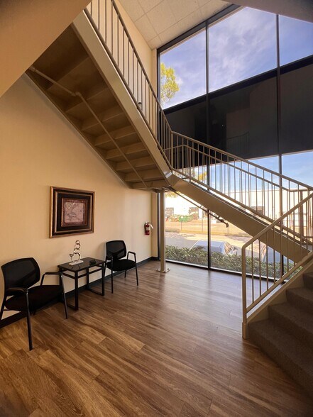 More Photos Of 7201-7203 Pinemont Dr, Houston Flex For Lease