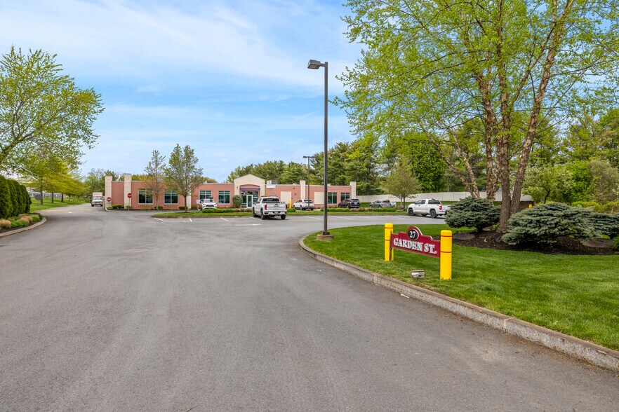More Photos Of 27 Garden St, Danvers Warehouse For Lease