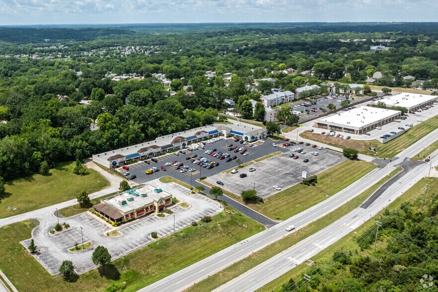 More Photos Of 17601 E 40 Hwy, Independence Unknown For Lease