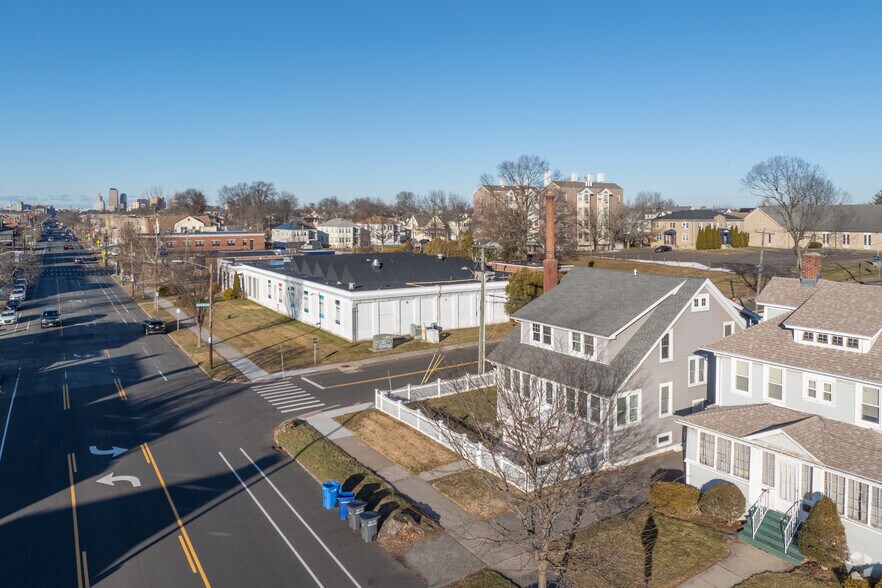 More Photos Of 650 Franklin Ave, Hartford Manufacturing For Sale