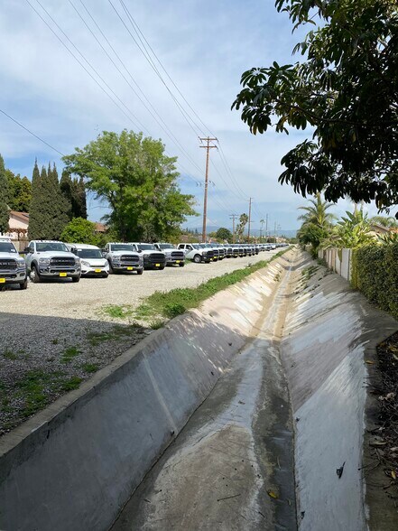 More Photos Of 1543 N Tustin Ave, Orange Land For Lease