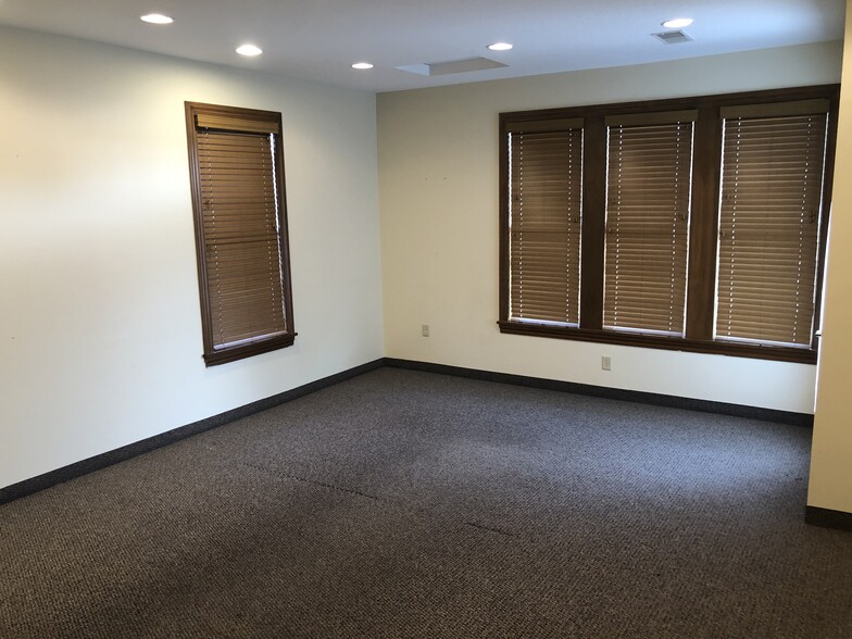 More Photos Of 23 Forry St, Newark Office Residential For Lease