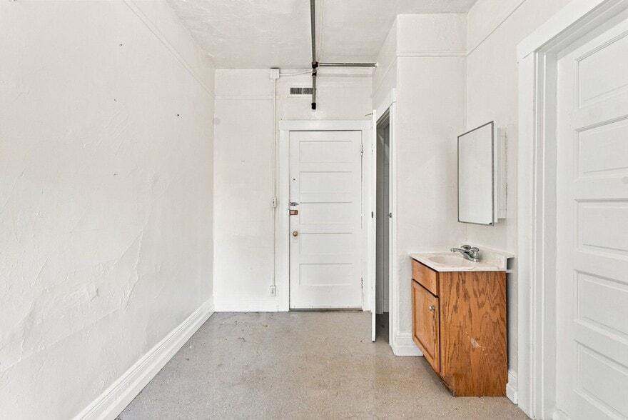 More Photos Of 734-740 Broadway, San Francisco Storefront Retail Residential For Sale