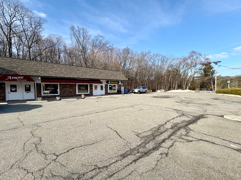 More Photos Of 136-154 Rifle Camp Rd, Woodland Park General Retail For Sale