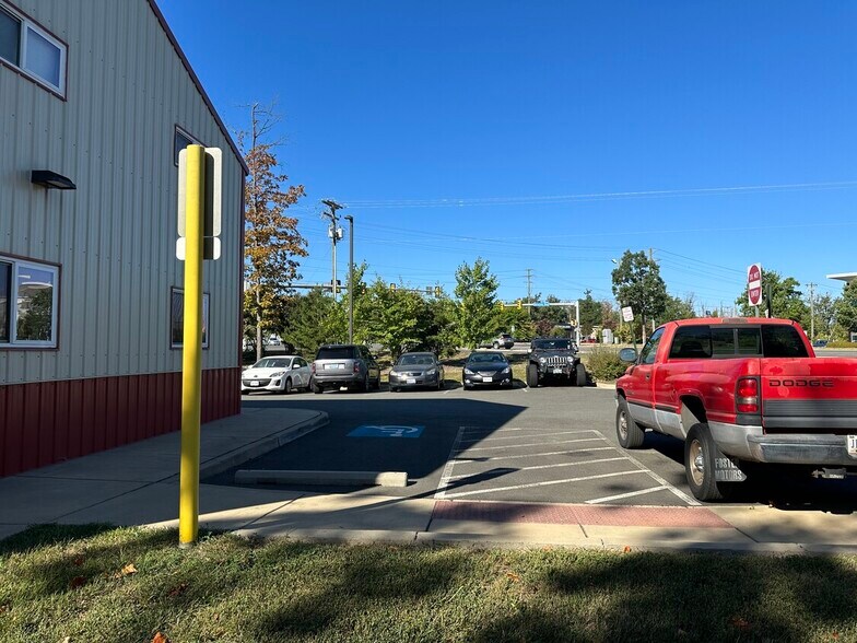 More Photos Of 5721 Wellington Rd, Gainesville Service For Sale