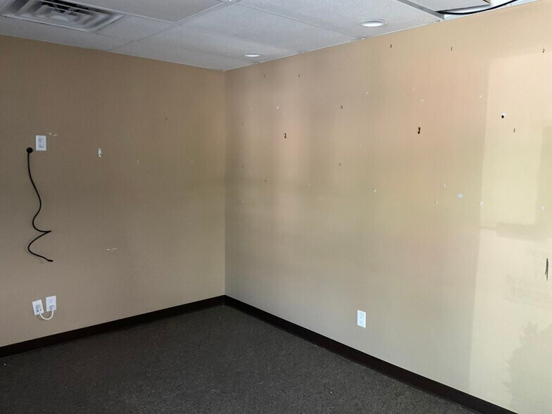 More Photos Of 1409 Kingsley Ave, Orange Park Medical For Sale