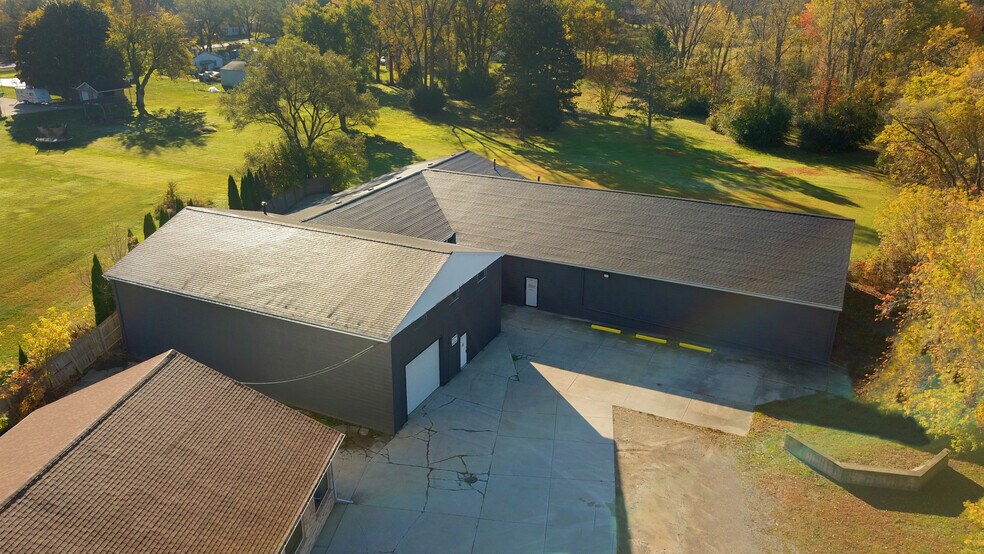 More Photos Of 5488 Richfield Rd, Flint Warehouse For Sale