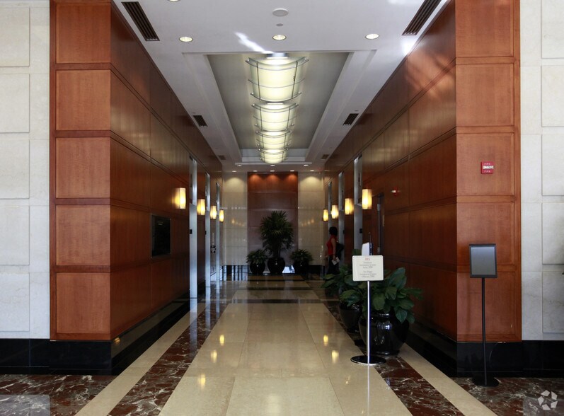 More Photos Of 5201 Leesburg Pike, Falls Church Office For Lease