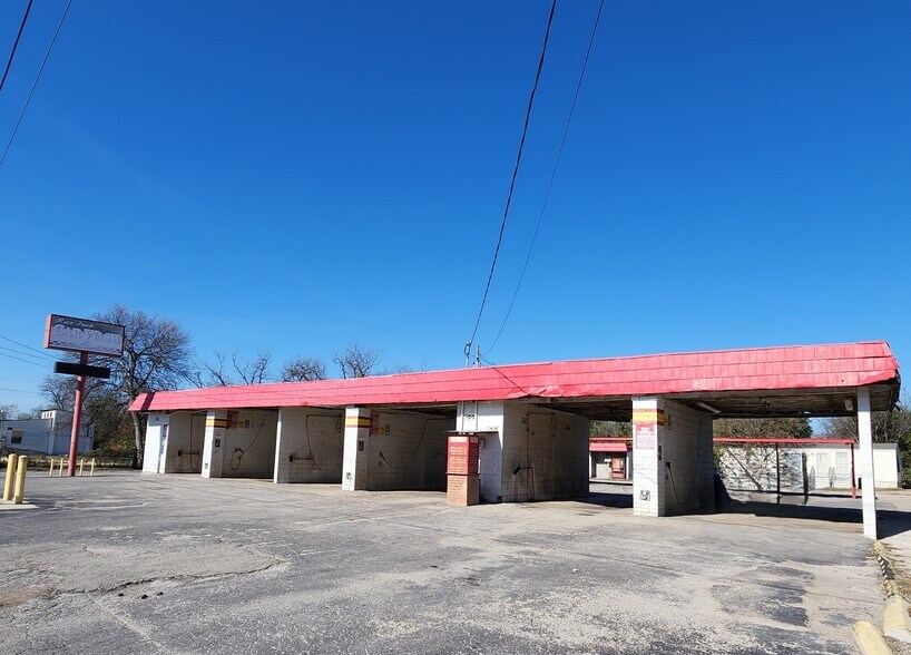 More Photos Of 4423 E Houston St, San Antonio Auto Dealership For Sale