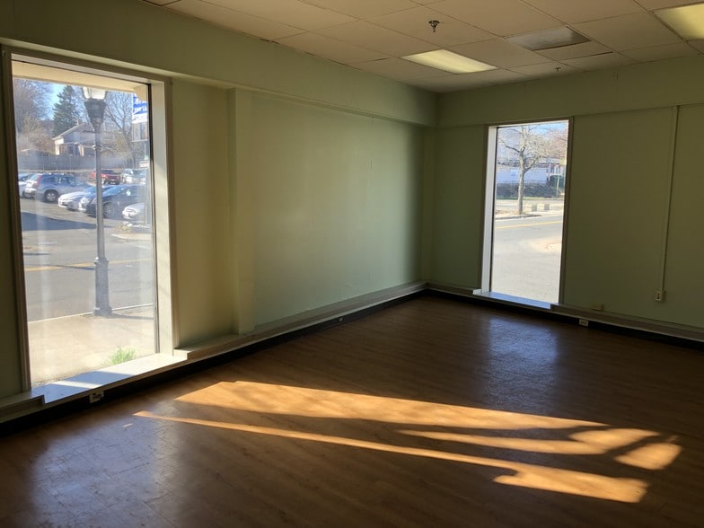 More Photos Of 148 Center St, Chicopee Office For Lease