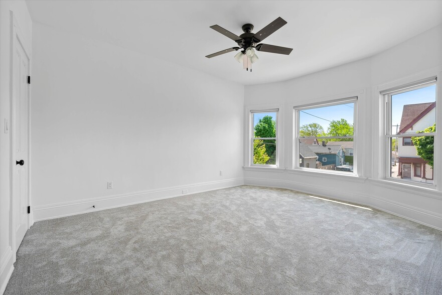 More Photos Of 124 W North Ave, Milwaukee Daycare Center For Sale