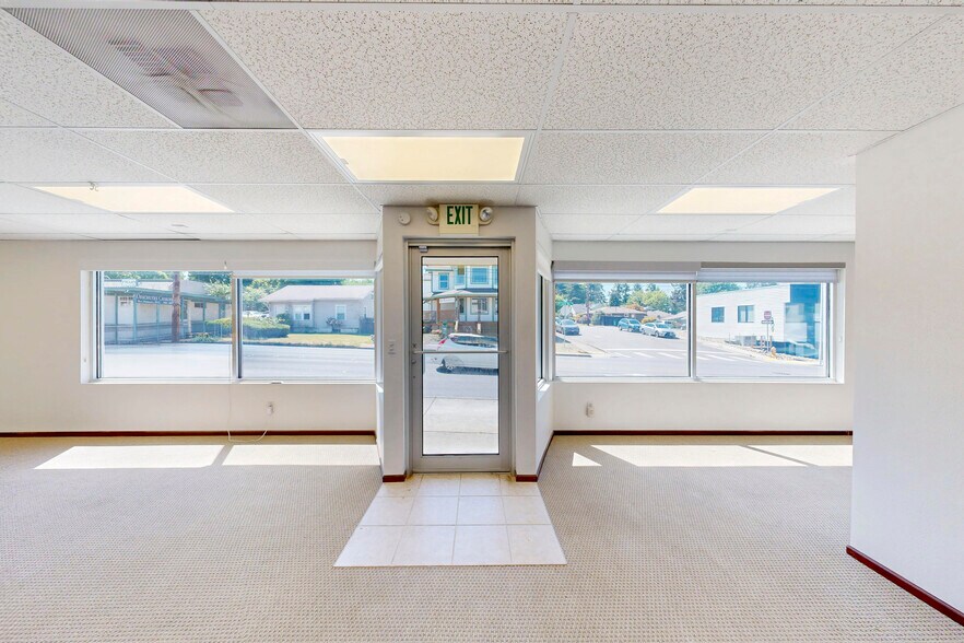More Photos Of 502 Custer Way SE, Olympia Warehouse For Sale