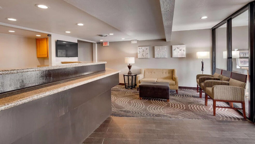 More Photos Of 1015 S Haynes Ave, Miles City Hotel For Sale