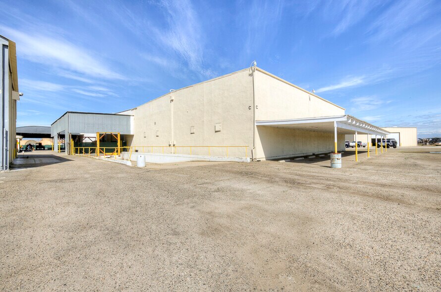 More Photos Of 39400 Clarkson Dr, Kingsburg Warehouse For Sale