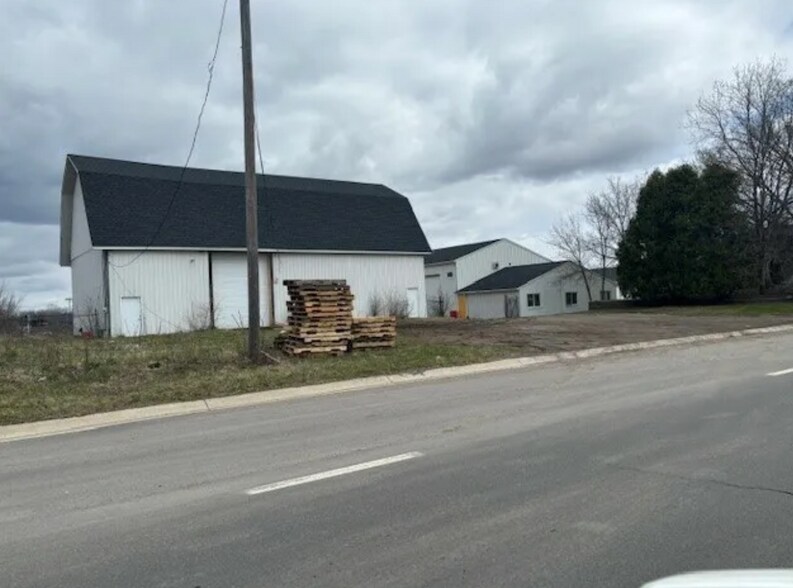 More Photos Of 6780 Whitmore Lake Rd, Whitmore Lake Warehouse For Lease