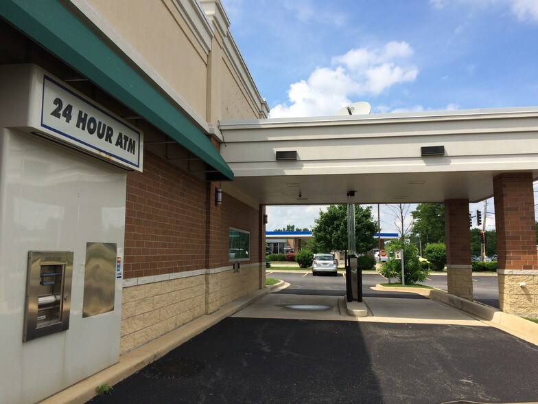 More Photos Of 1000-1050 Geneva Rd, Wheaton General Retail For Sale