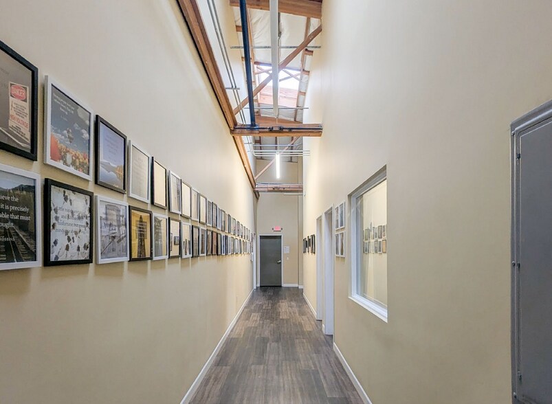 More Photos Of 820 SE Washington St, Portland Industrial For Lease