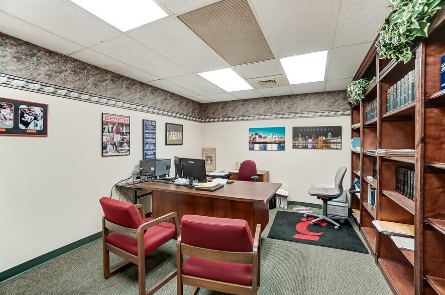 More Photos Of 4903 Vine St, Saint Bernard Medical For Lease