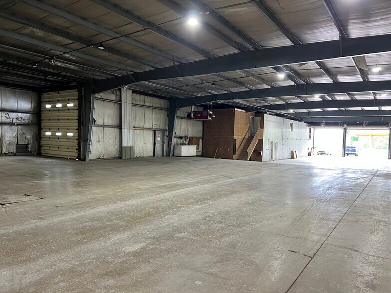 More Photos Of 2470 Evans City Rd, Harmony Warehouse For Sale