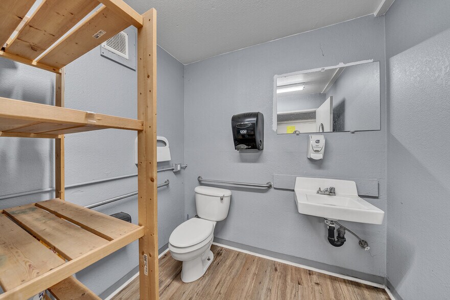 More Photos Of 2820 Broadmoor Ave, Concord Restaurant For Sale