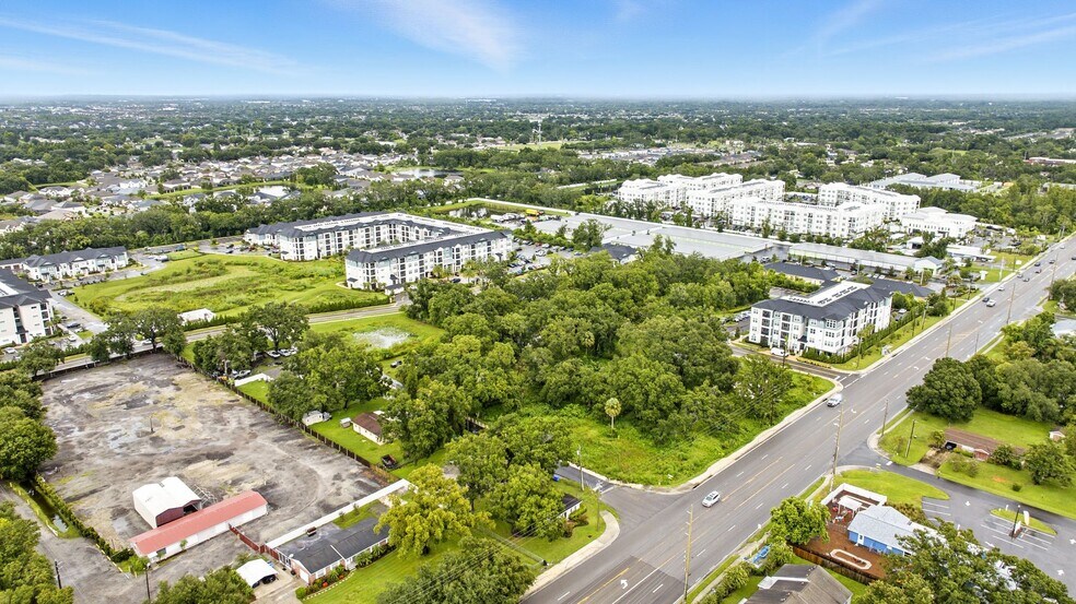 More Photos Of 10418 Bloomingdale Ave, Riverview Office For Sale