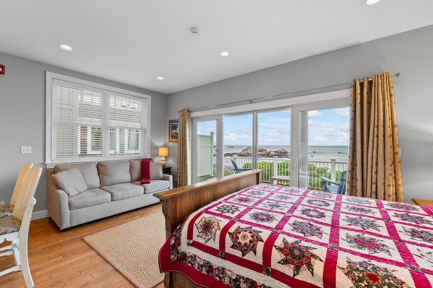More Photos Of 113 113, 115 & 117 Perkins Cove, Ogunquit General Retail For Sale