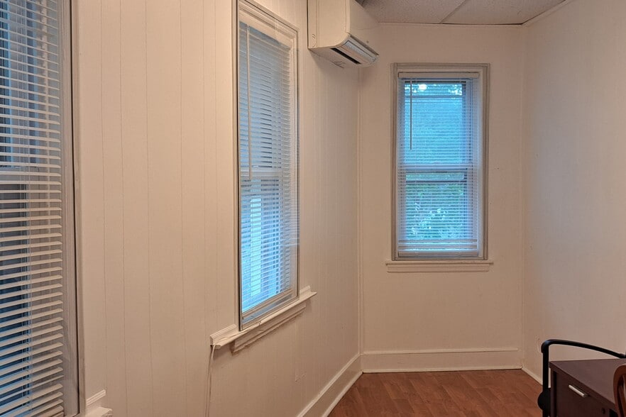 More Photos Of 5731 Mosholu Ave, Bronx Freestanding For Sale