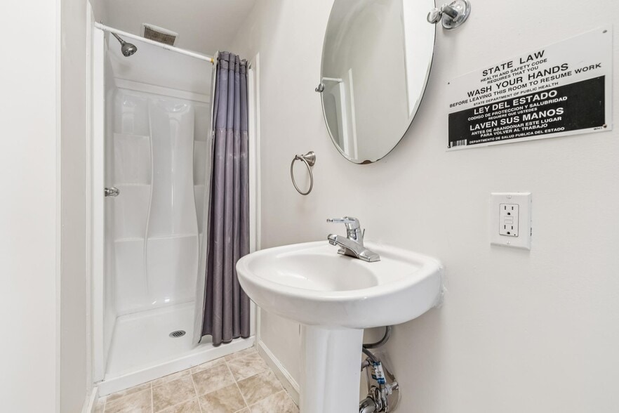 More Photos Of 2250 Jerrold Ave, San Francisco Warehouse For Sale