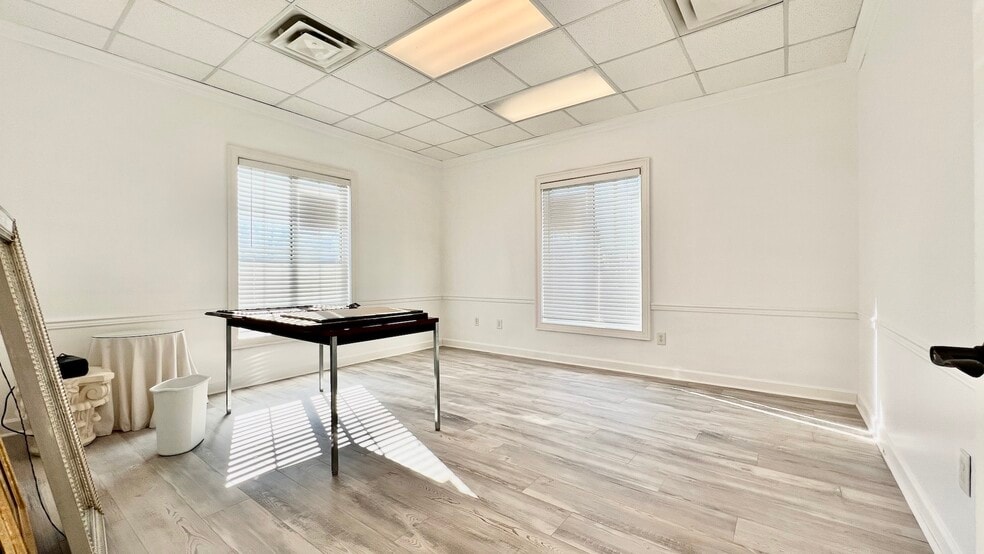 More Photos Of 535 Queen City Pky, Gainesville Office For Lease