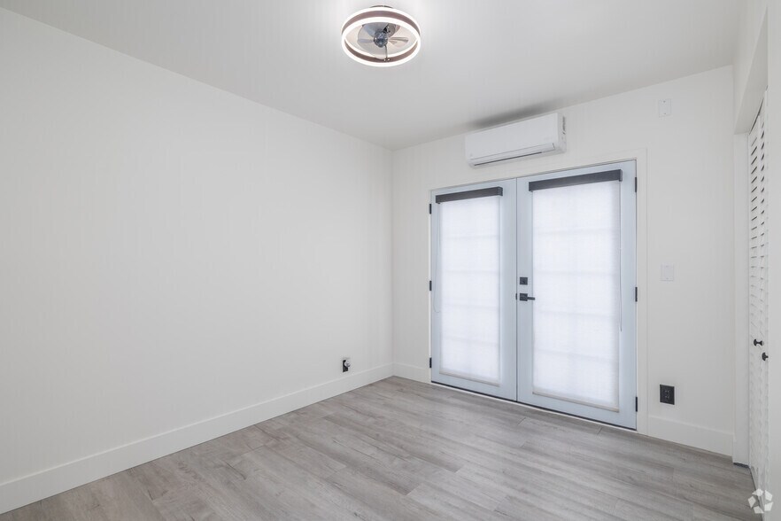 More Photos Of 4820 W 142nd St, Hawthorne Loft Creative Space For Sale