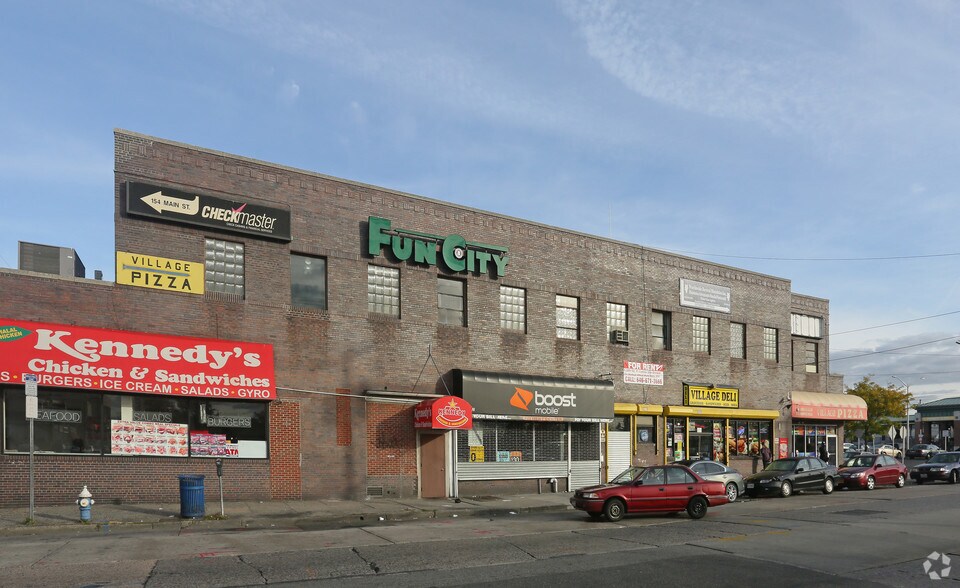 More Photos Of 150-158 Main St, Hempstead General Retail For Sale