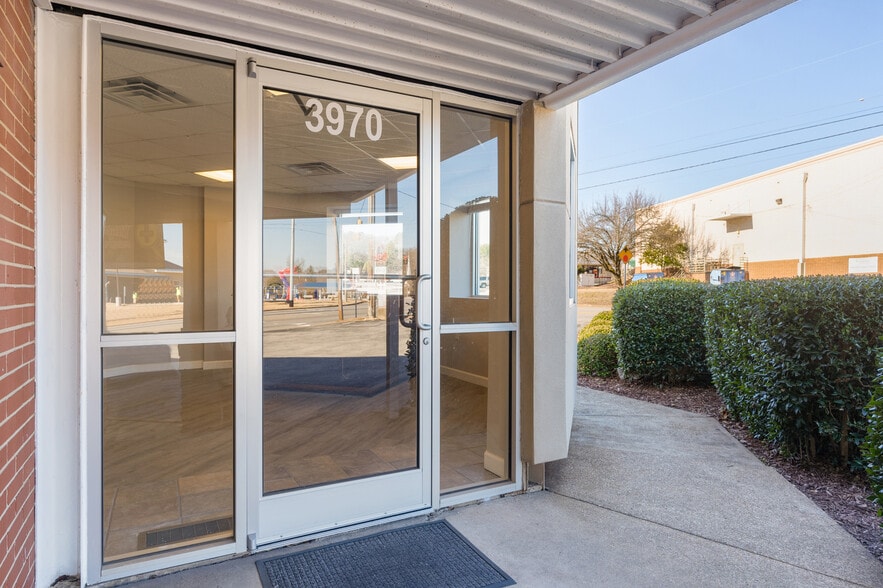 More Photos Of 3970 Norcross Rd, Chattanooga Storefront Retail Office For Lease