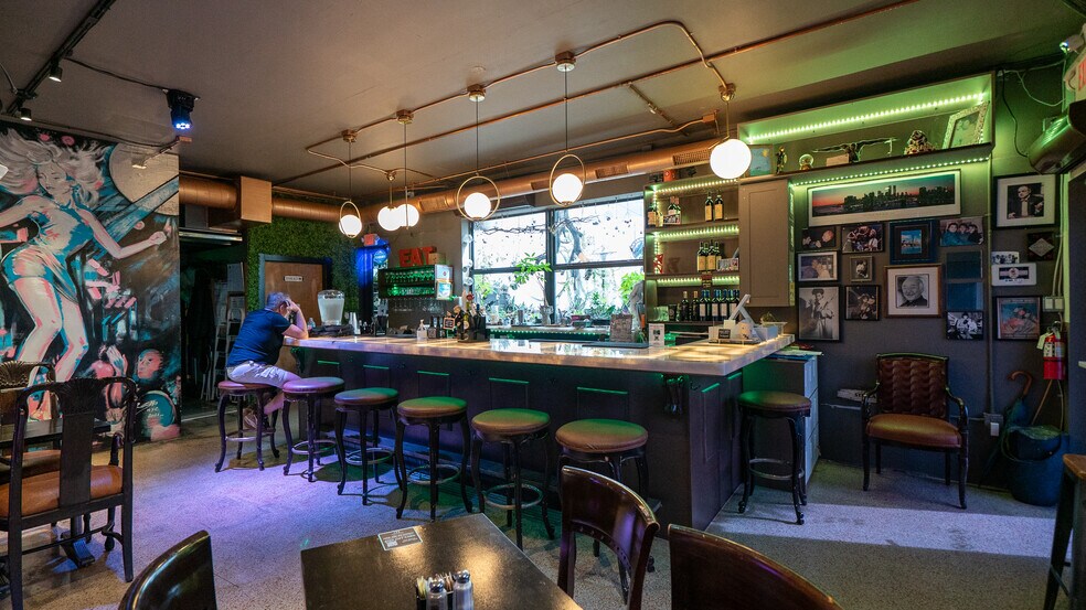 More Photos Of 201-205 NE 31st St, Oakland Park Restaurant For Lease