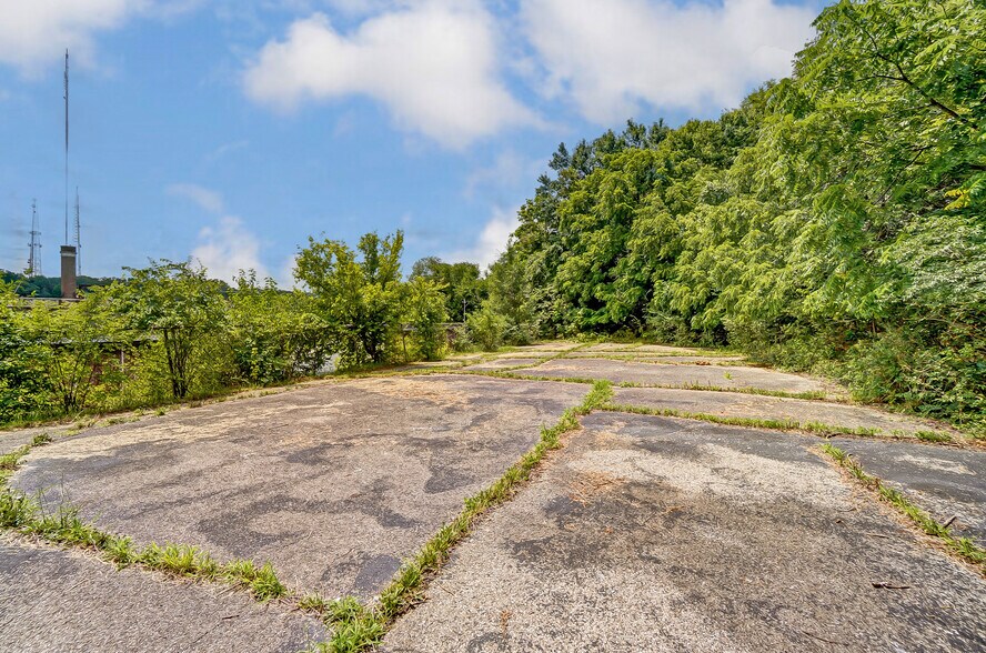 More Photos Of 1558 Waverly Ave, Cincinnati Schools For Sale