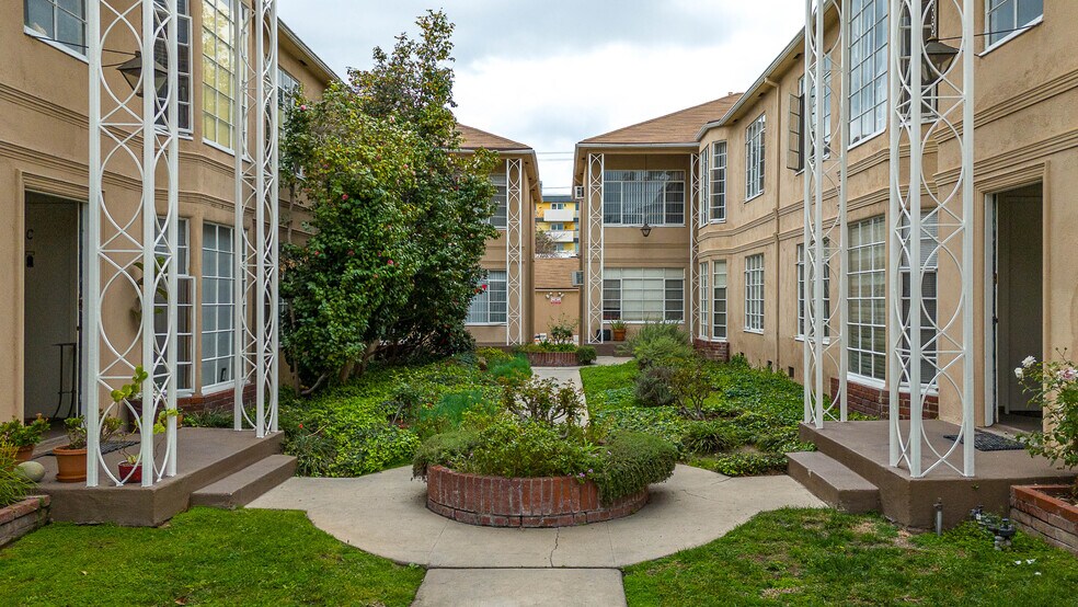 More Photos Of 123-129 N Jackson St, Glendale Apartments For Sale