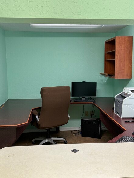 More Photos Of 1116 Us-17, Palatka Medical For Lease