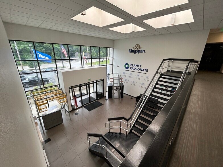 More Photos Of 7510 Montevideo Rd, Jessup Manufacturing For Sale