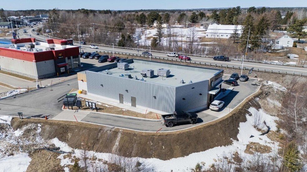 More Photos Of 2419 Boul Sainte-Sophie, Sainte-sophie General Retail For Sale