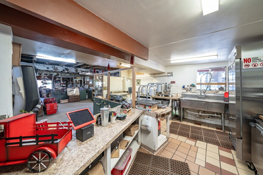 More Photos Of 39285 Snowline Circle, Oak Glen Specialty For Sale