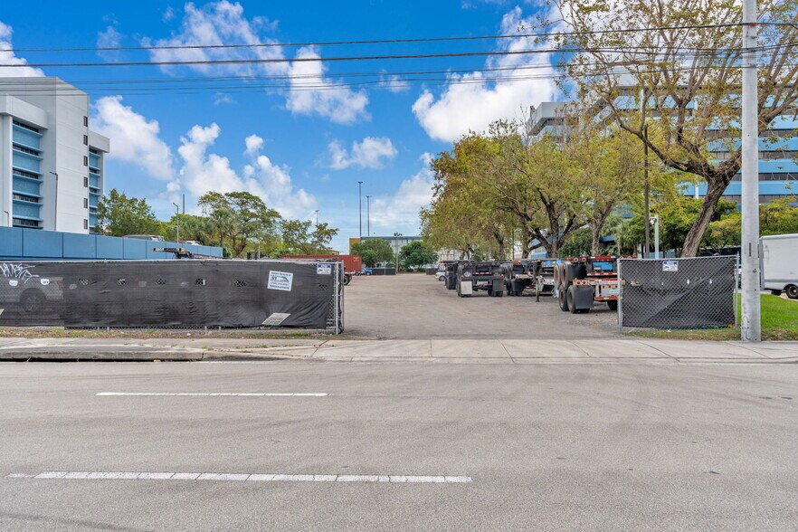 More Photos Of 7240 NW 12th St, Miami Land For Lease