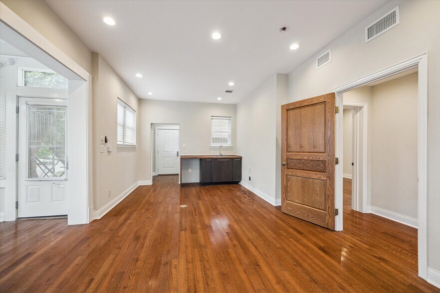 More Photos Of 1220 W Gray St, Houston Apartments For Sale