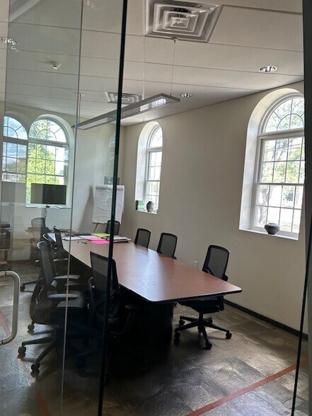 More Photos Of 920 West Chester Pike, Havertown Office For Lease