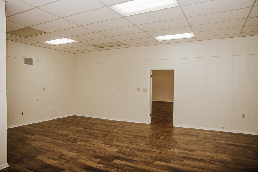 More Photos Of 603 Pilgrim Ave, Muscle Shoals Flex For Sale