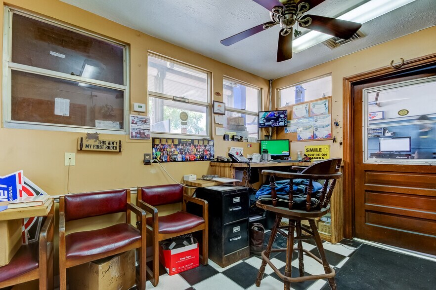 More Photos Of 600 Saint Petersburg Dr E, Oldsmar Auto Repair For Sale