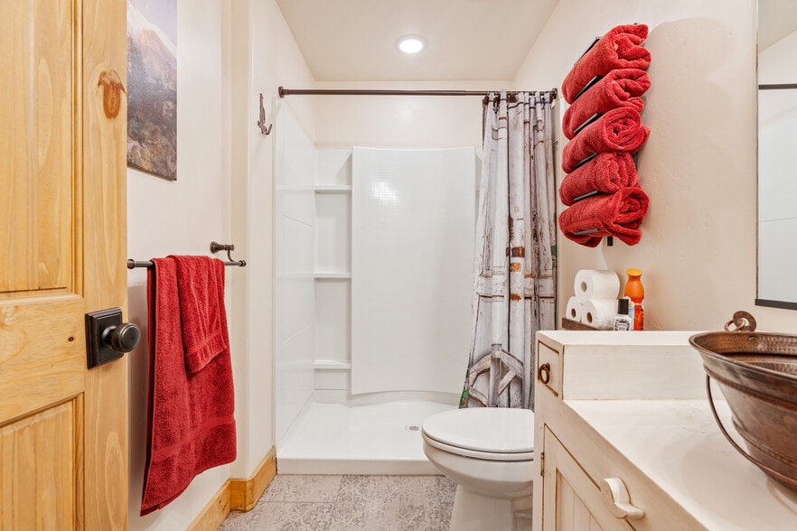 More Photos Of 417 Main St, Ashton Specialty For Sale