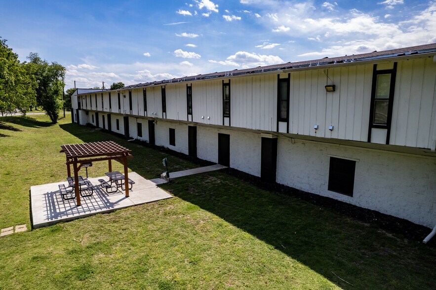 More Photos Of 425 W Taft St, Wichita Apartments For Sale