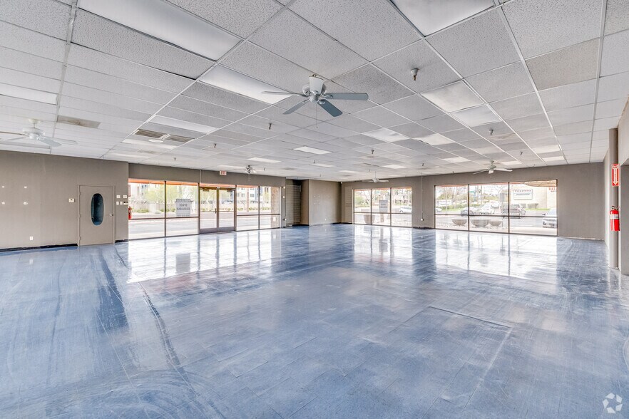 More Photos Of 1107 E Bell Rd, Phoenix General Retail For Lease