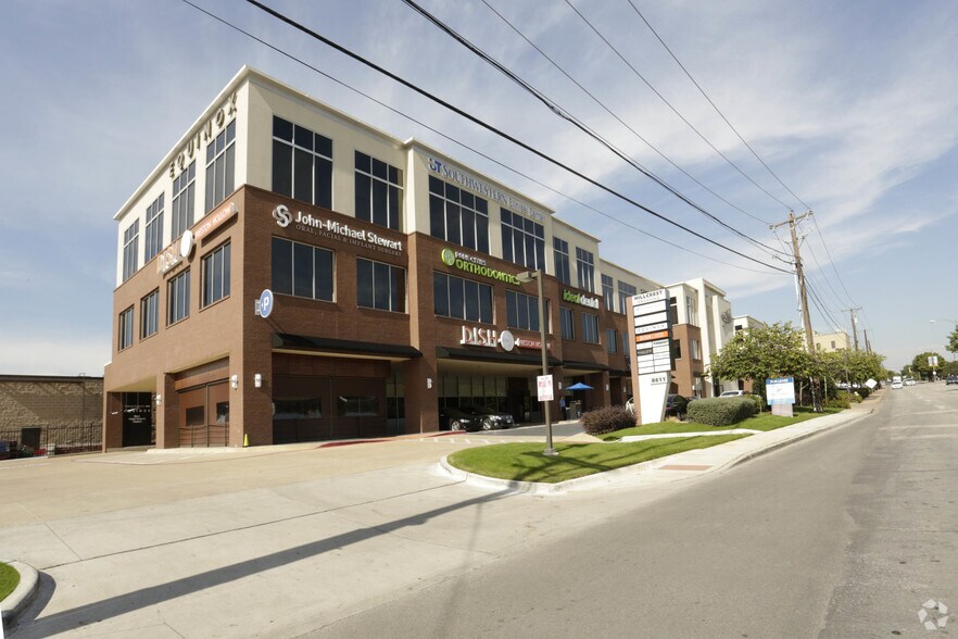 More Photos Of 8611 Hillcrest Rd, Dallas Office For Lease