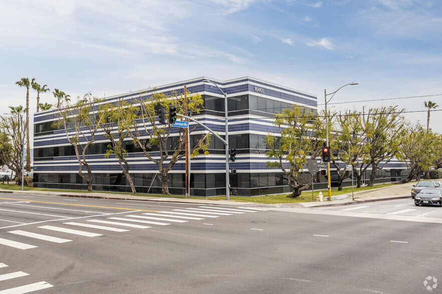 Primary Photo Of 16461 Sherman Way, Van Nuys Office For Lease