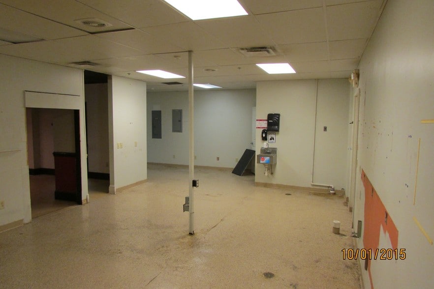 More Photos Of 323 Falls Dr NW, Abingdon Office For Sale